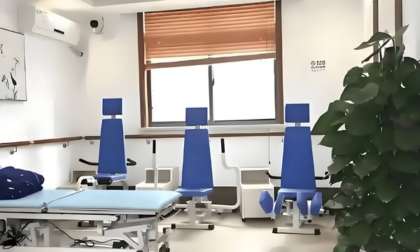 深圳入户社保怎么积分_于佩尔：热爱永远不会消失 她是尽管尊敬需要长辈