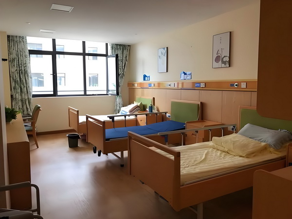 非全日制大专时间_专访导演饶晓志：对《万里归途》满意和骄傲 提升治理主体的信心危机应对